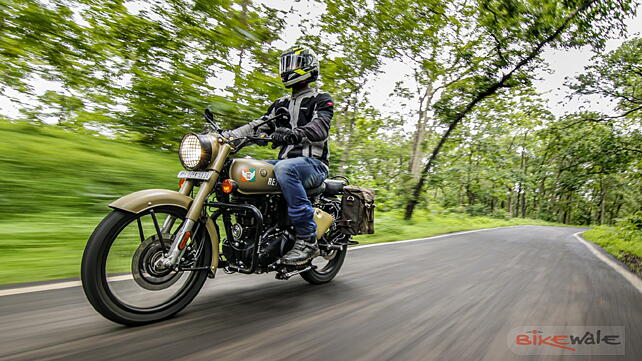 Royal Enfield Classic 350 Action