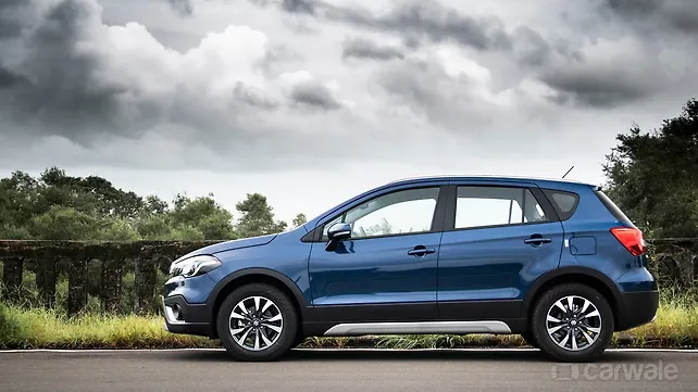 Maruti Suzuki S-Cross vue du côté gauche Vue latérale gauche