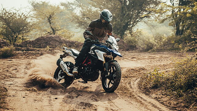 BMW G 310 GS Action