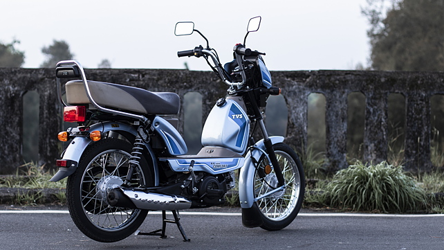 tvs excel 100 on road price