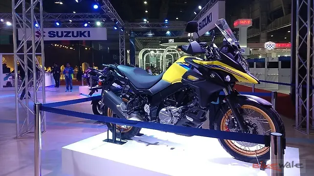 Suzuki V-Strom 650 XT Right Front Three Quarter