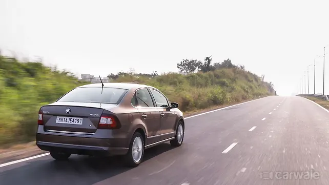 Skoda Rapid TSI Right Rear Three Quarter right rear three quarter