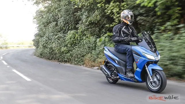 Aprilia SXR 160 action Aprilia SXR 160 action