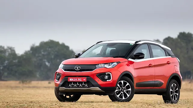 Tata Nexon Левая передняя три четверти Левая передняя три четверти