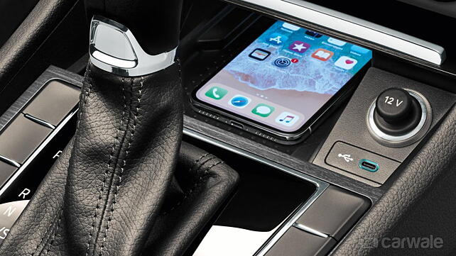 Skoda Superb port USB / AUX / prise / chargement sans fil Skoda Superb port USB / AUX / prise / chargement sans fil