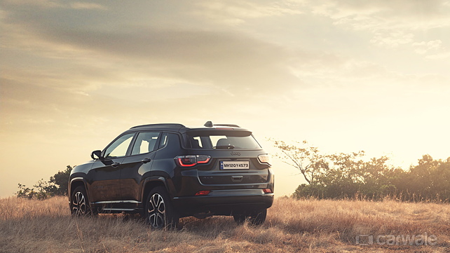 Jeep Compass arrière gauche trois quarts