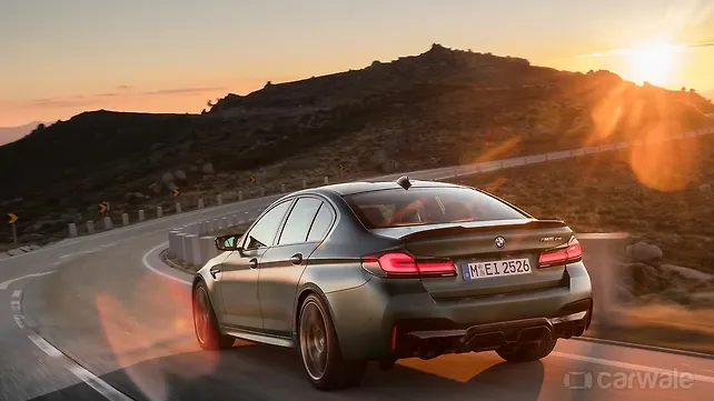 BMW M5 arrière droit trois quarts