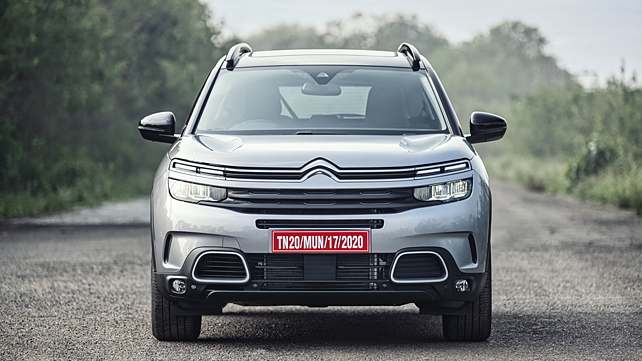 Vue avant de la Citroen C5 Aircross