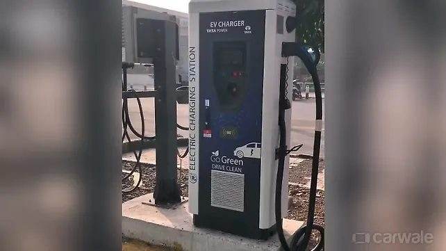 Chargeur rapide pour montage mural de voiture EV