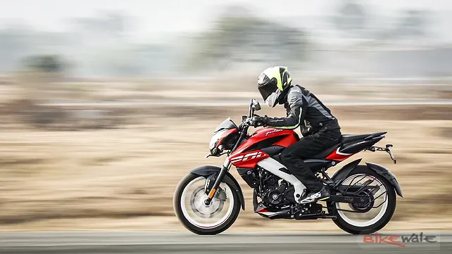 Bajaj Pulsar NS200 action Bajaj Pulsar NS200 action