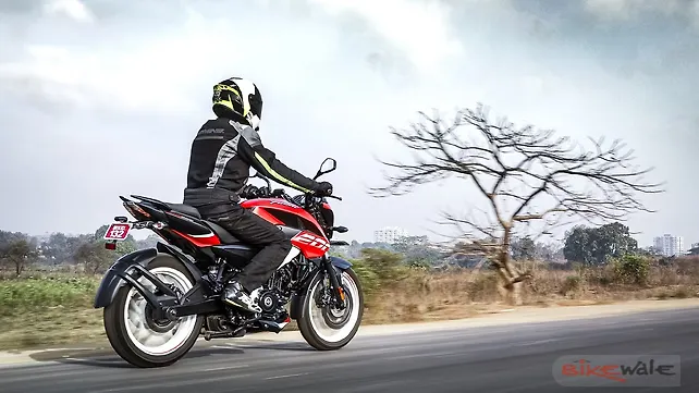 Bajaj Pulsar NS200 action Bajaj Pulsar NS200 action
