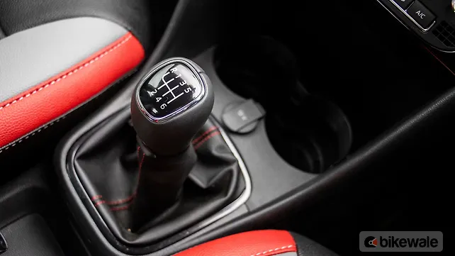Skoda Rapid TSI Gear Shifter/Gear Shifter Stalk Skoda Rapid TSI Gear Shifter/Gear Shifter Stalk