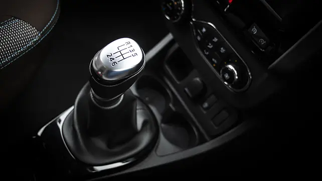 Renault Duster Gear Shifter/Gear Shifter Stalk Renault Duster Gear Shifter/Gear Shifter Stalk