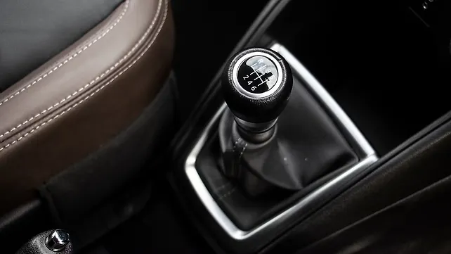 Nissan Kicks Gear Shifter/Gear Shifter Stalk Nissan Kicks Gear Shifter/Gear Shifter Stalk
