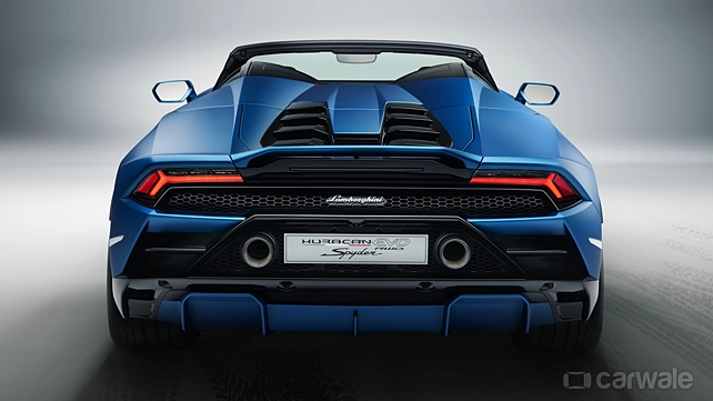 Lamborghini Huracan Evo Spyder, вид сзади Lamborghini Huracan Evo Spyder, вид сзади