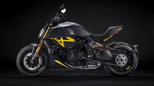 Ducati Diavel 1260 Left Side View Ducati Diavel 1260 Left Side View
