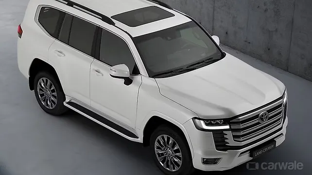 Toyota Land Cruiser Левая передняя три четверти Toyota Land Cruiser Левая передняя три четверти