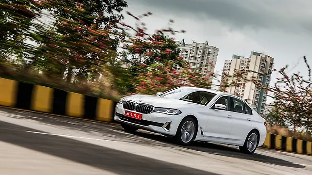 BMW 5 Series Facelift Left Front Three Quarter