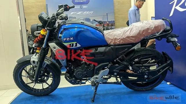 Yamaha FZ X Left Side View Yamaha FZ X Left Side View