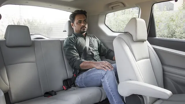 Mahindra Marazzo Second Row Seats