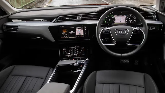 Audi e-tron Dashboard