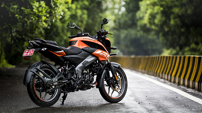 bajaj pulsar 125 ns on road price