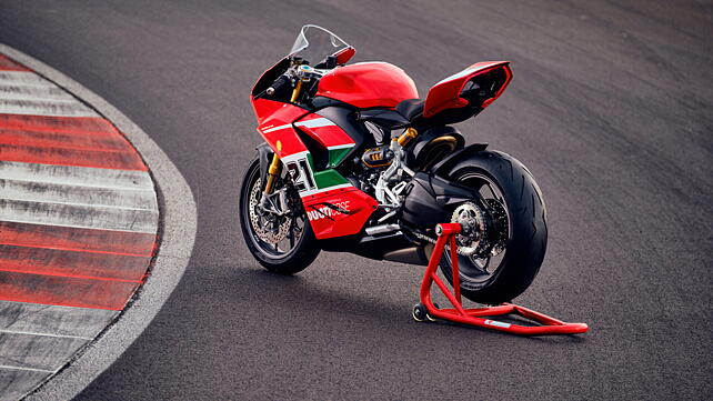 Ducati Panigale V2 Left Side View