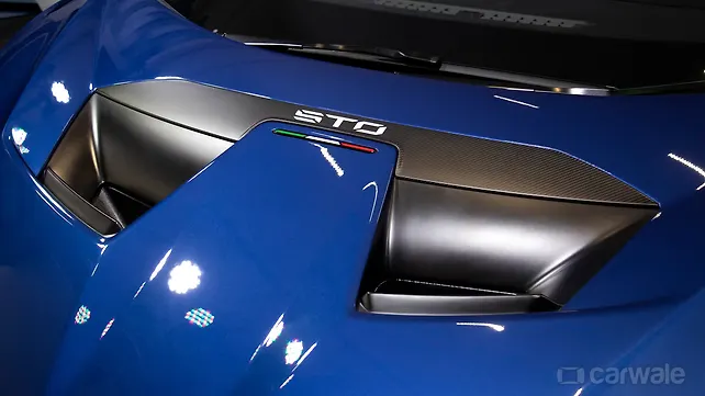 Lamborghini Huracan STO convertible / bonnet Lamborghini Huracan STO convertible / bonnet