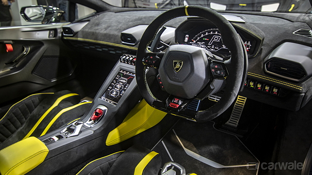 Панель приборов Lamborghini Huracan STO
