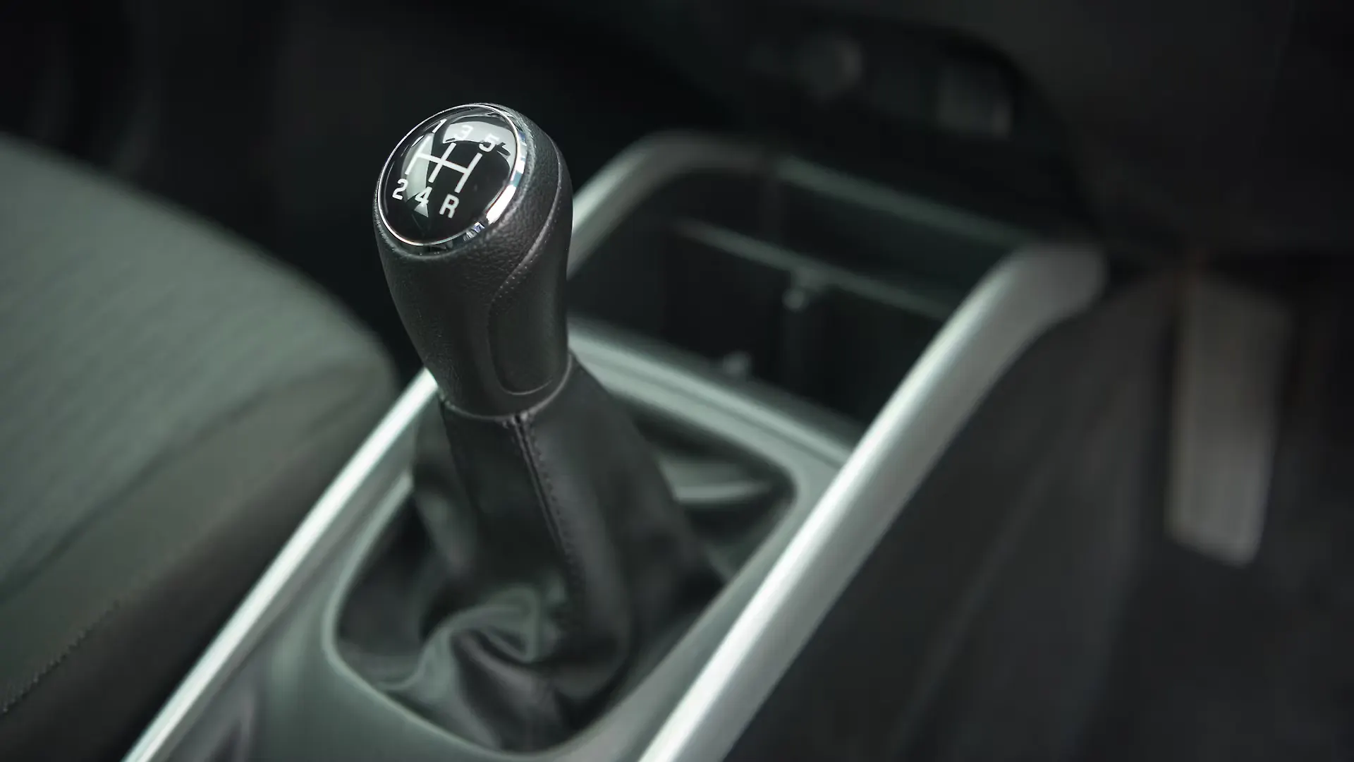 Baleno [20152019] GearLever Image, Baleno [20152019] Photos in India