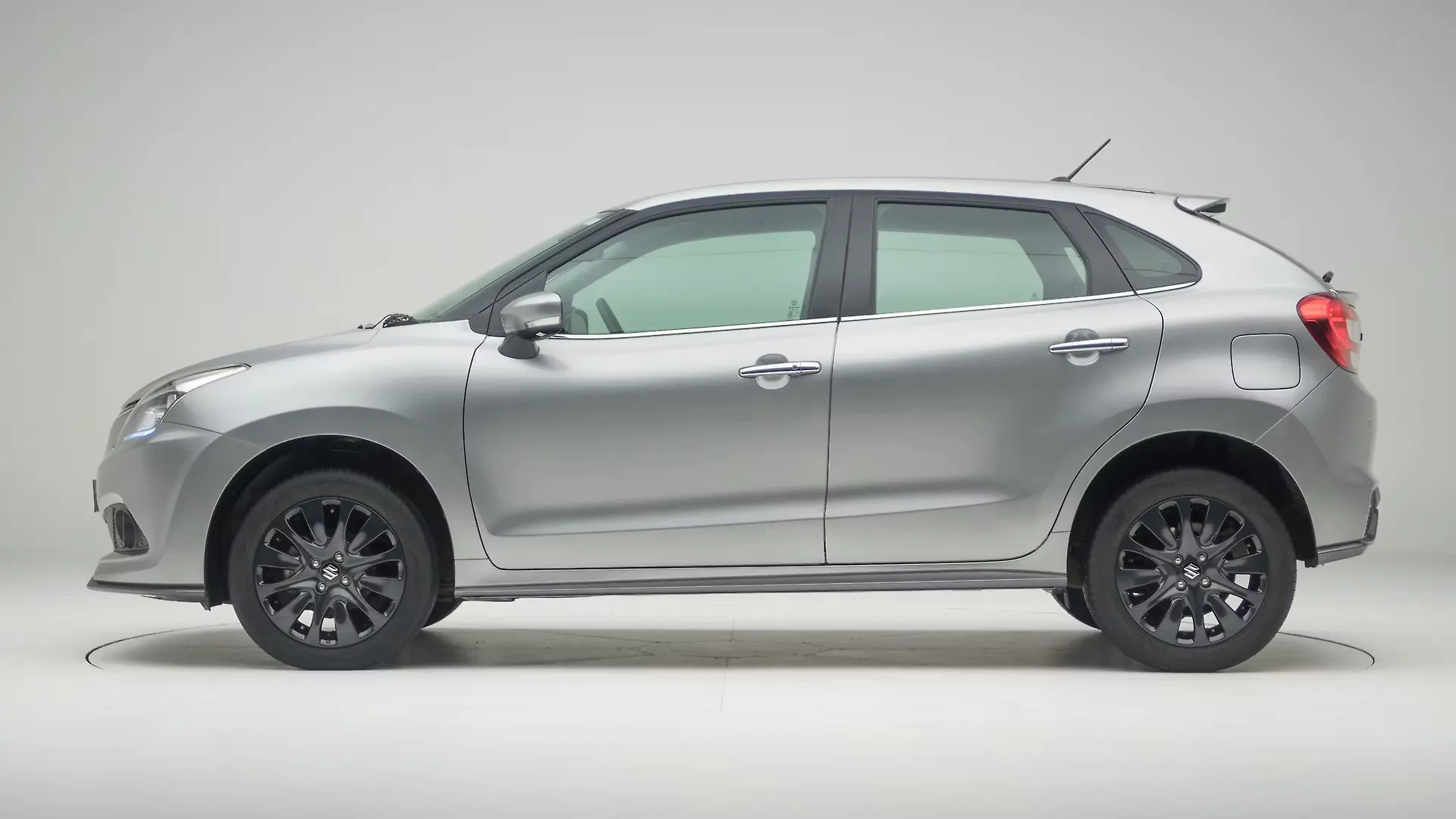 Baleno [20152019] Left Side View Image, Baleno [20152019] Photos in