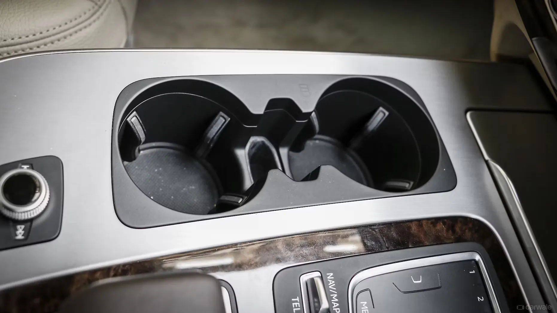 Q7 Cup Holder Image, Q7 Photos in India CarWale