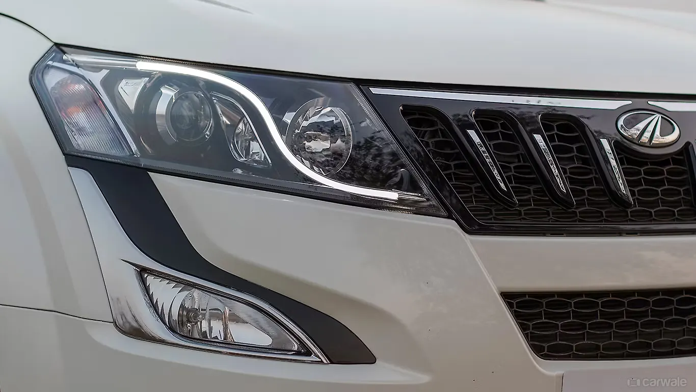 XUV500 [20152018] Headlamps Image, XUV500 [20152018] Photos in India