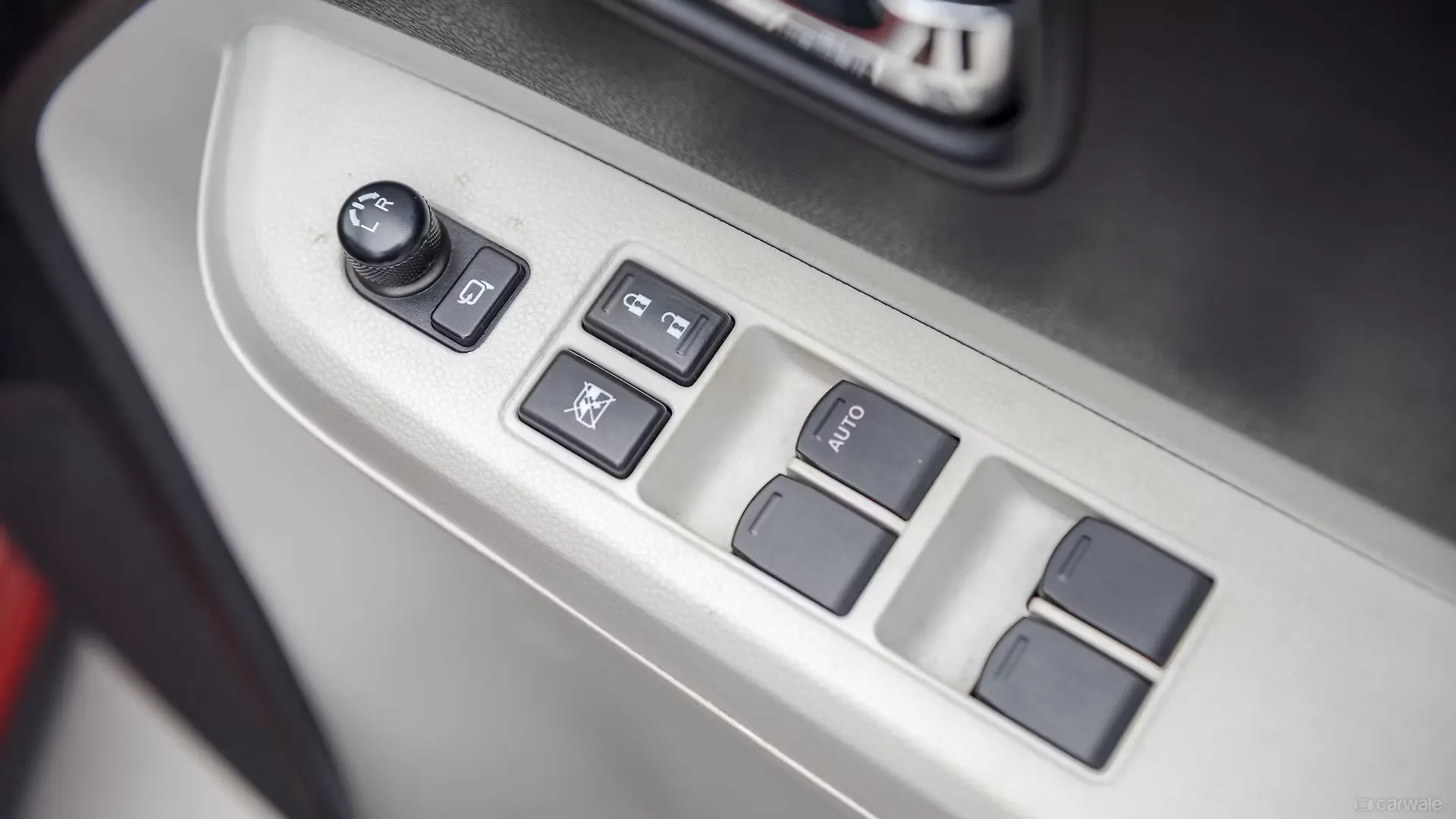 Ignis [20172019] Door Image, Ignis [20172019] Photos in India CarWale