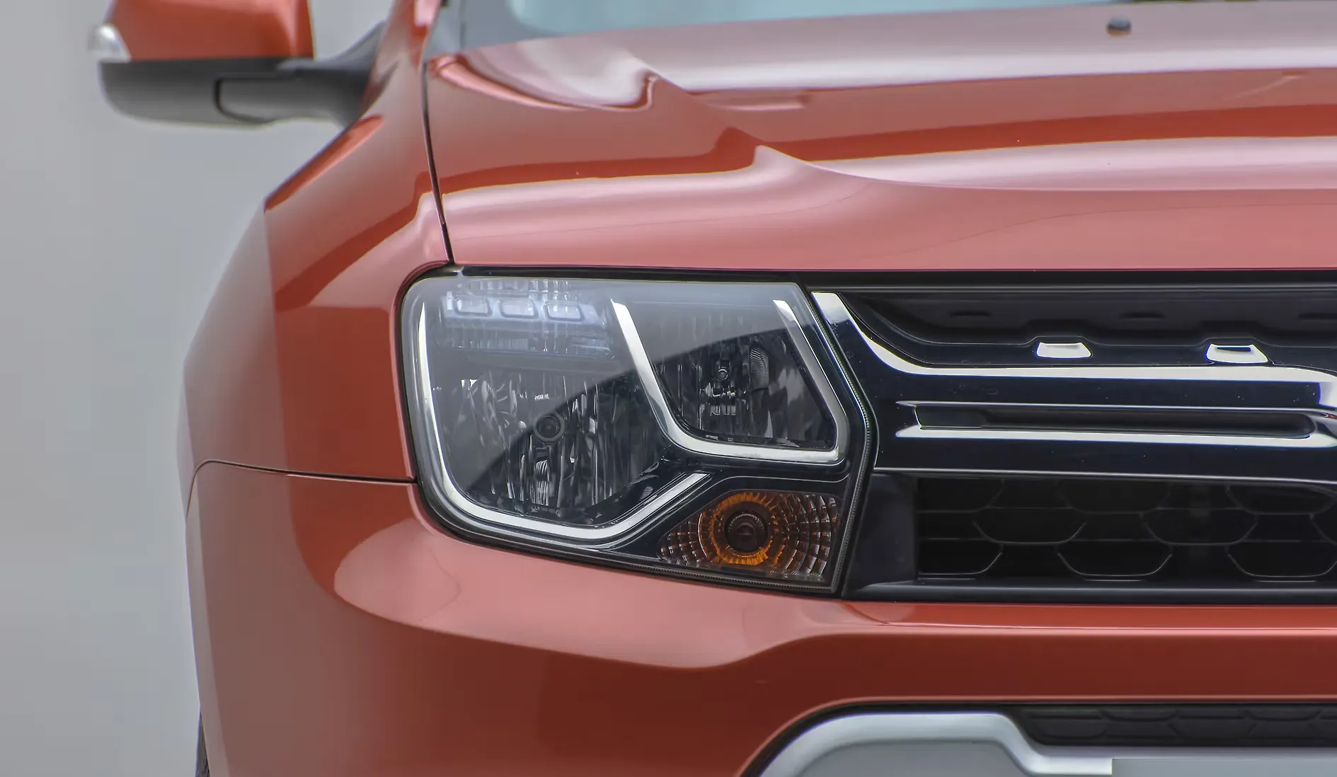 Duster [20162019] Headlamps Image, Duster [20162019] Photos in India