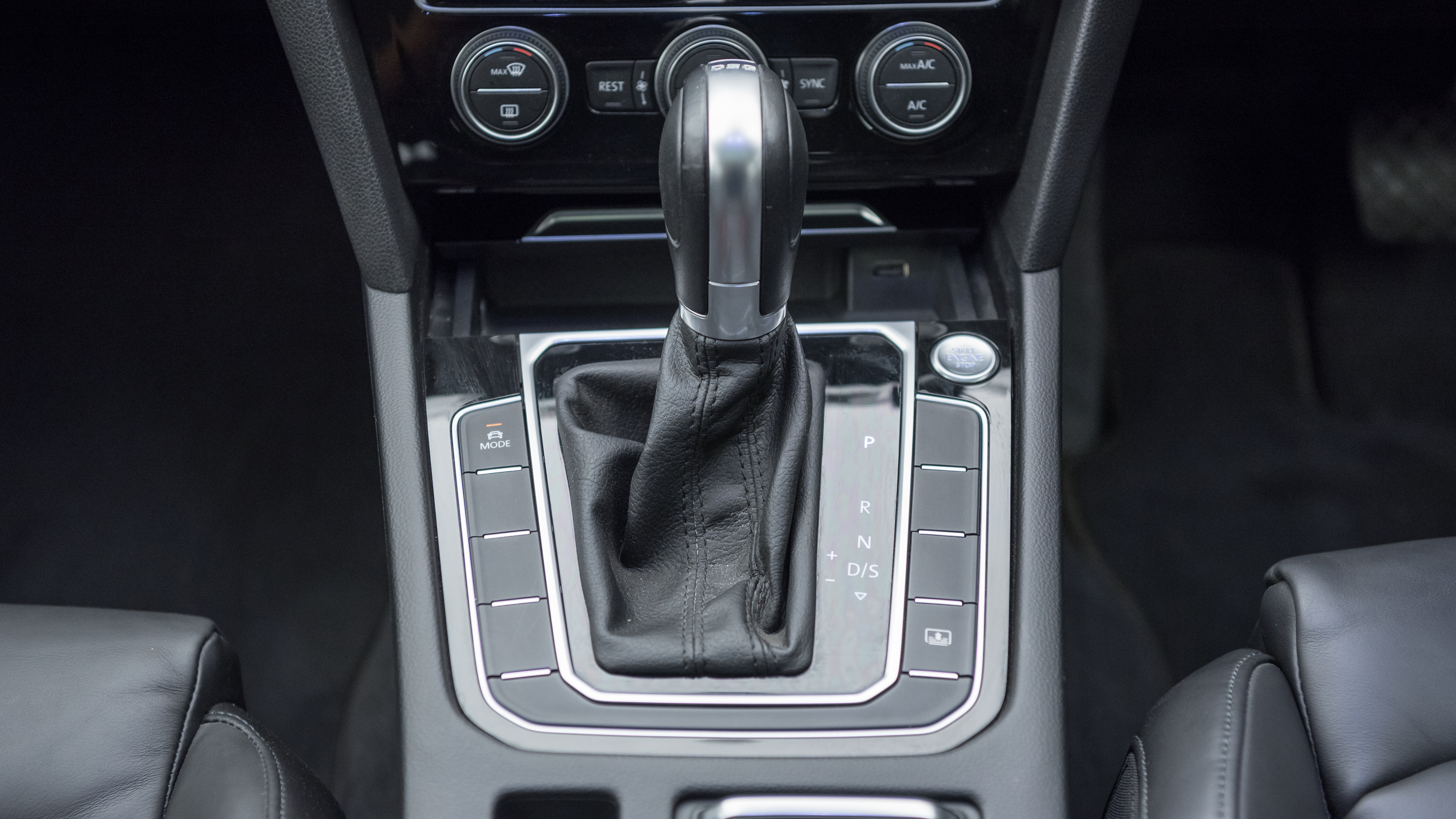 Passat Gear-Lever Image, Passat Photos in India - CarWale