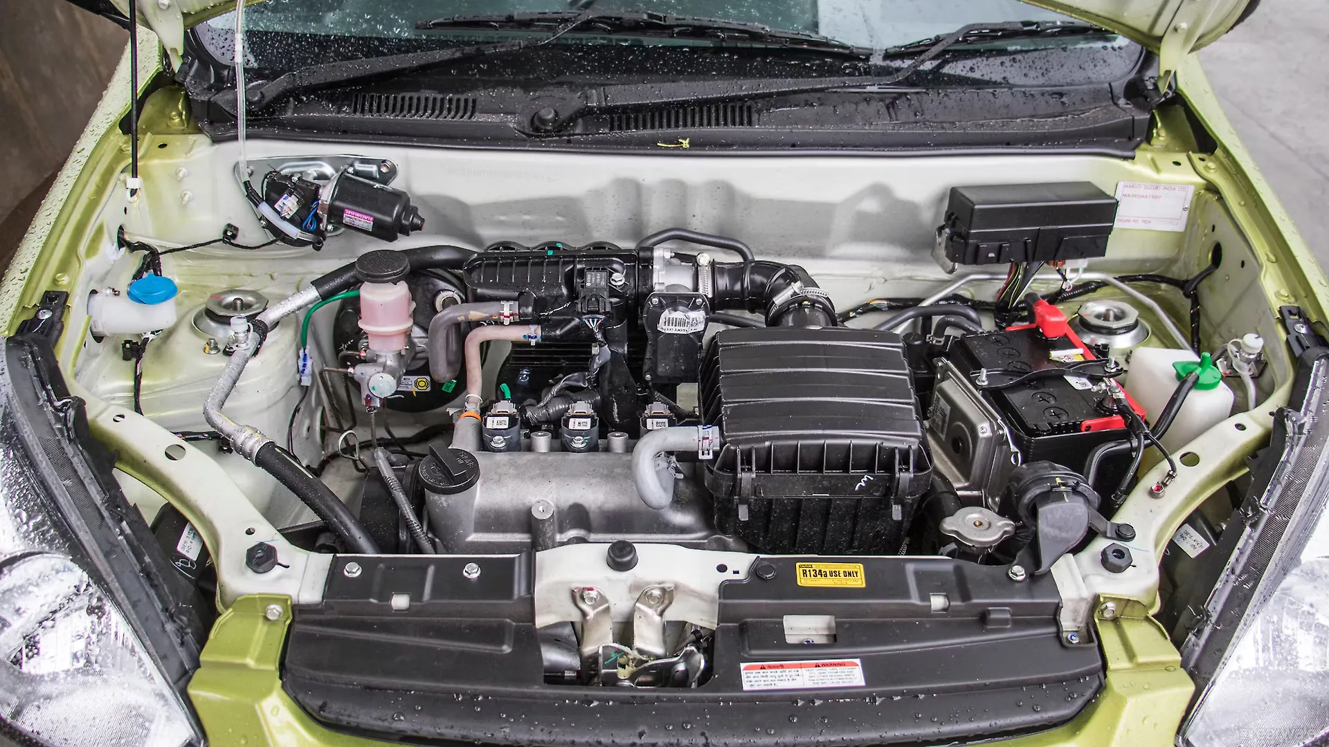Alto 800 [20162019] Engine Bay Image, Alto 800 [20162019] Photos in