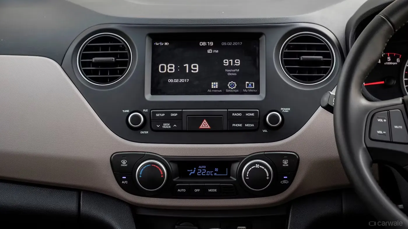 Grand i10 Dashboard Image, Grand i10 Photos in India CarWale