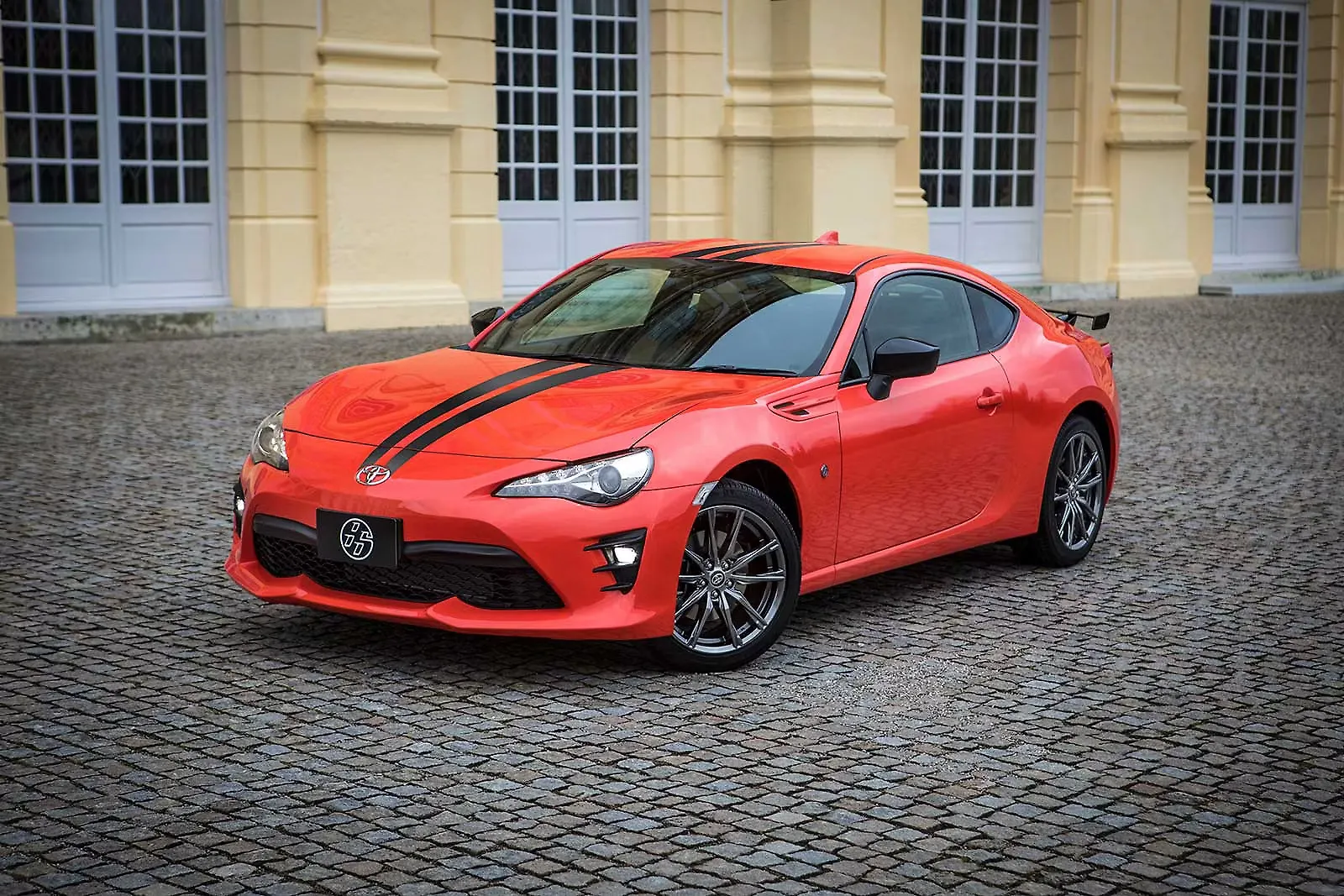 Toyota To Launch 860 Special Edition Carwale