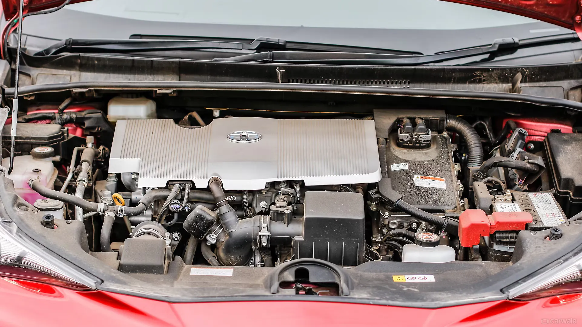 Prius Engine Bay Image, Prius Photos in India CarWale