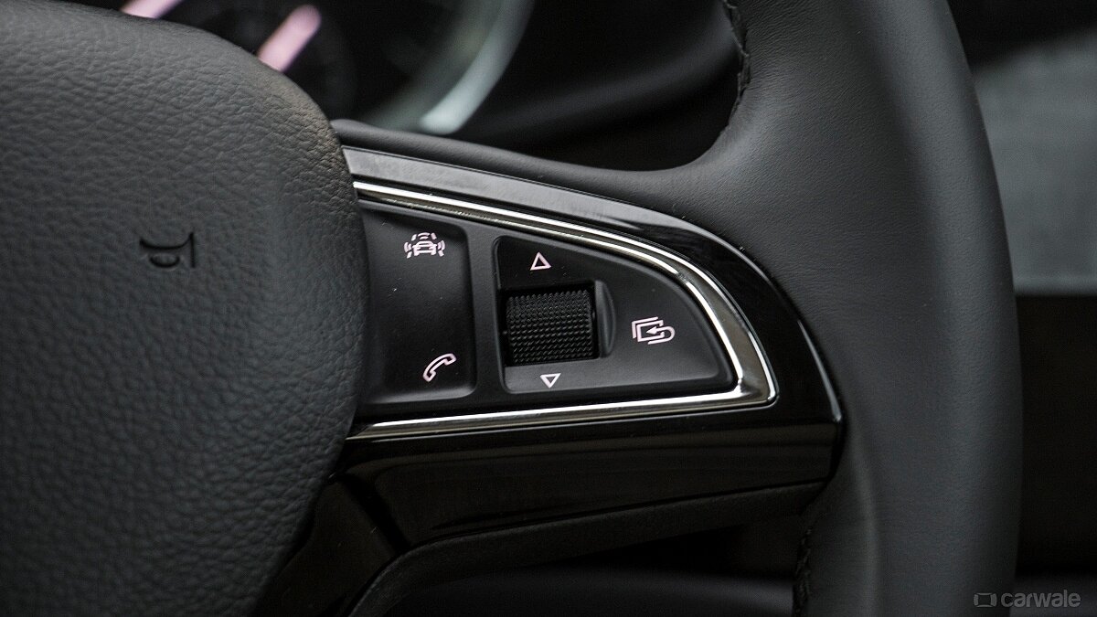 Kodiaq Steering Mounted Audio Controls Image, Kodiaq Photos in India ...