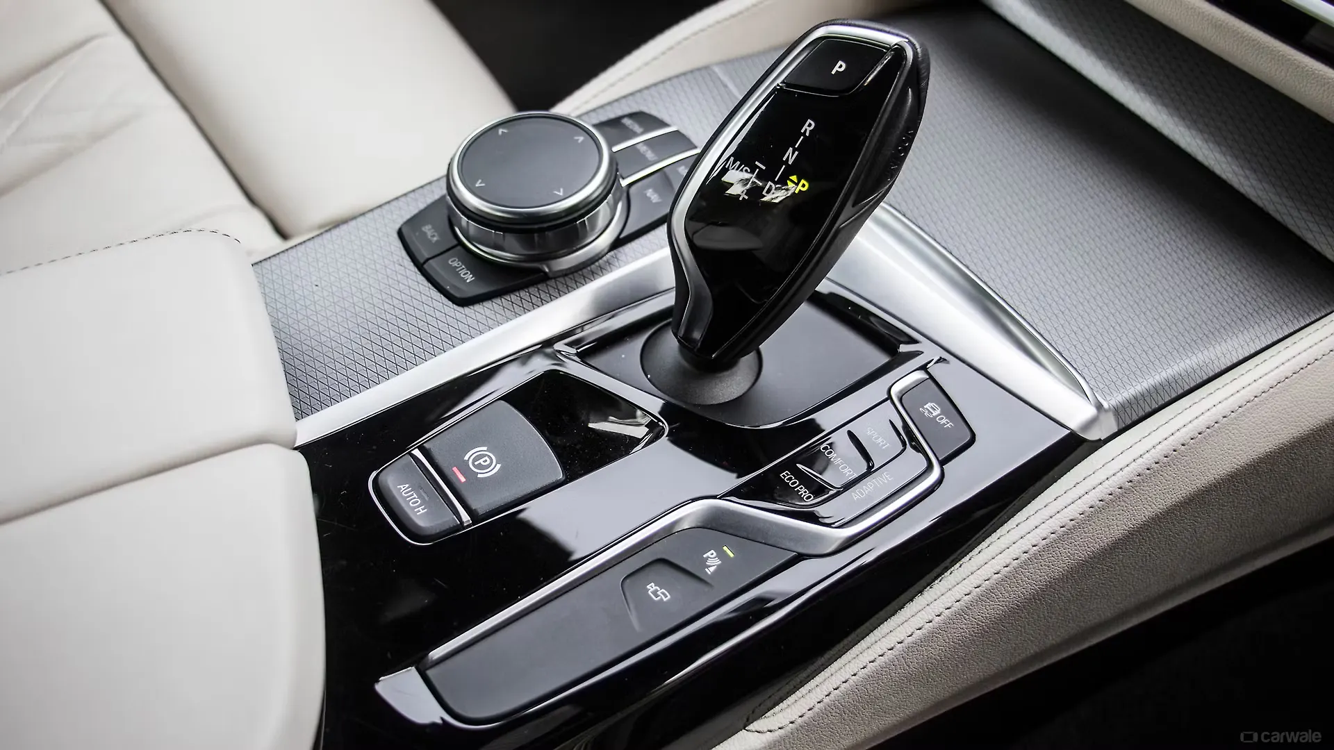 5 Series GearLever Image, 5 Series Photos in India CarWale