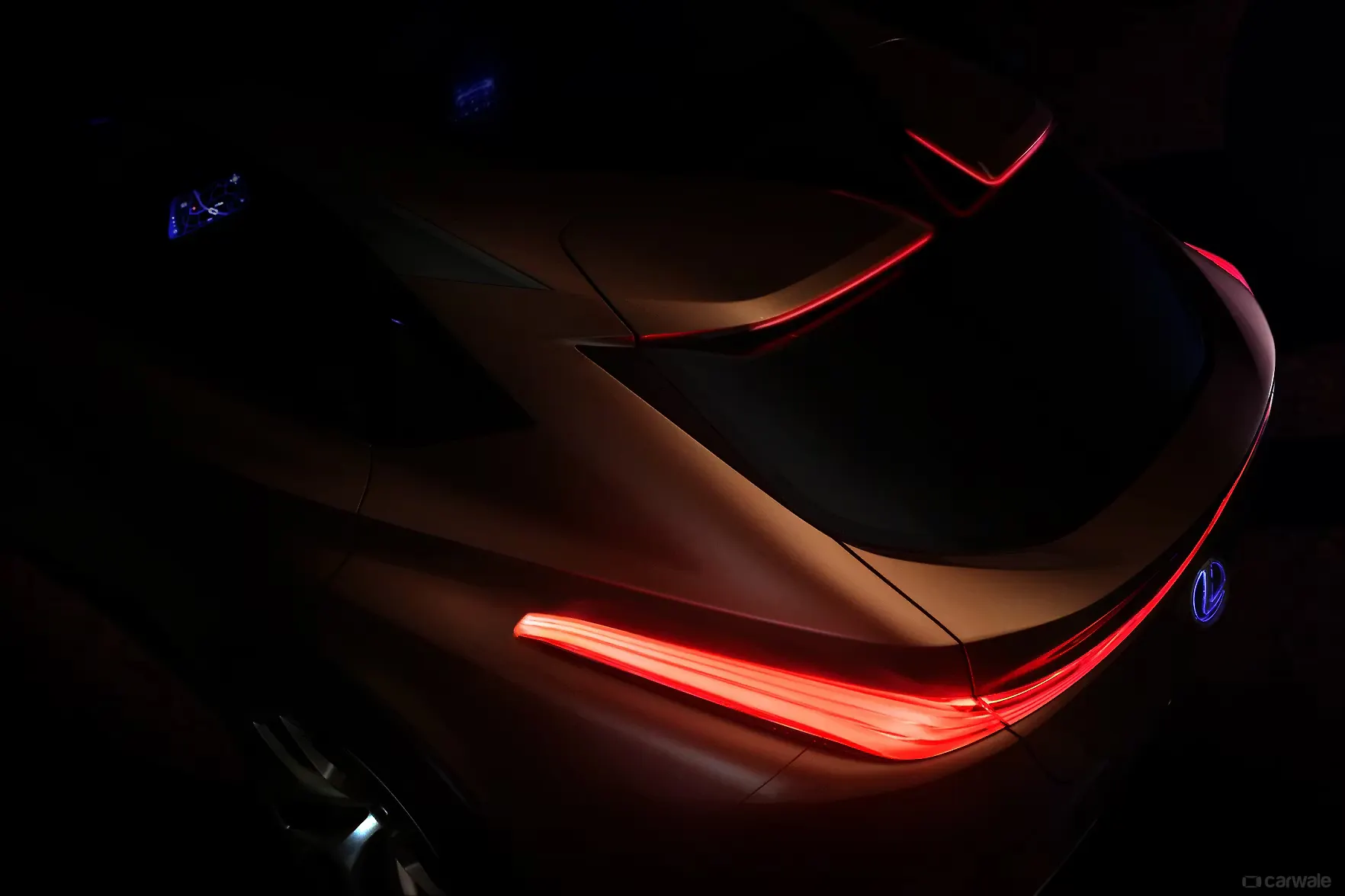 Lexus Lf 1 Limitless Concept Teased For Detroit Debut Carwale