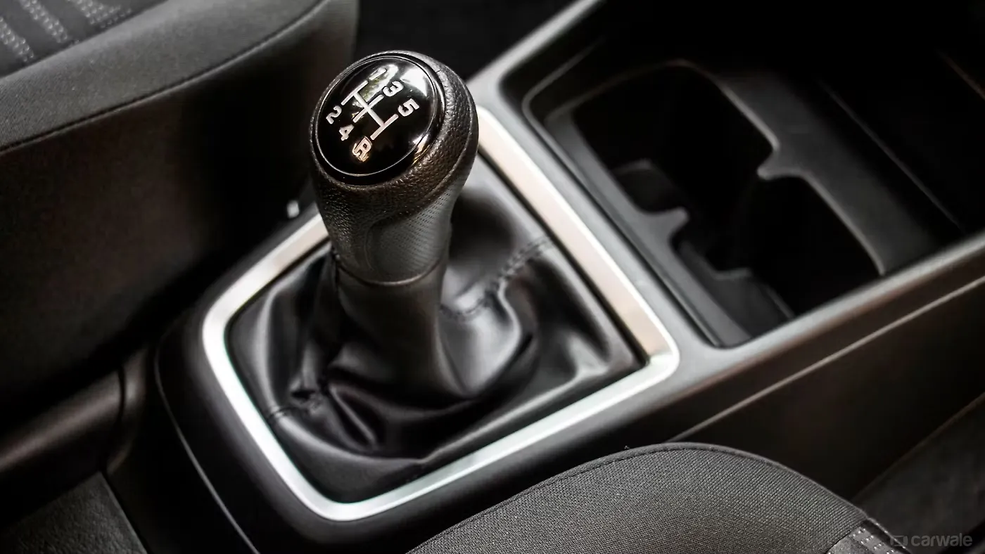 Swift GearLever Image, Swift Photos in India CarWale