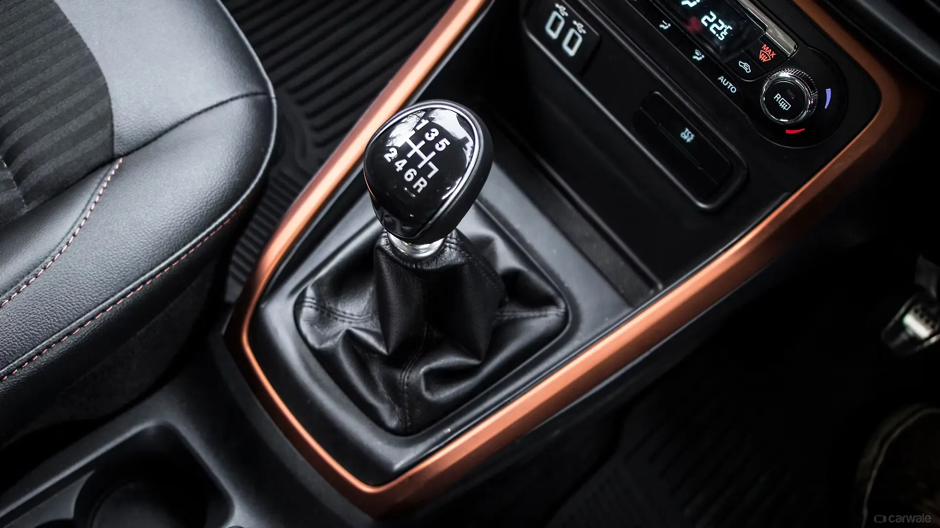 EcoSport [20172019] GearLever Image, EcoSport [20172019] Photos in