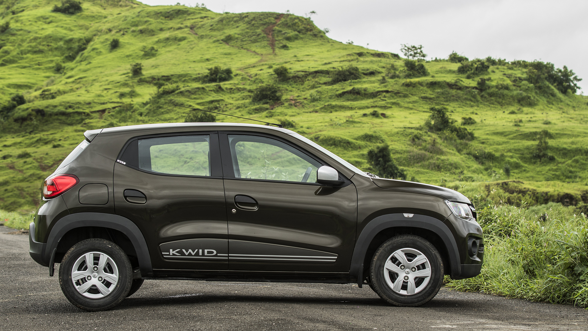 Kwid [2015-2019] Exterior Image, Kwid [2015-2019] Photos In India - CarWale