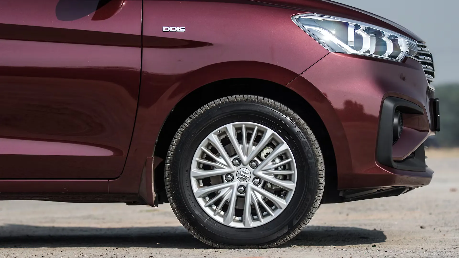 Ertiga WheelsTyres Image, Ertiga Photos in India CarWale