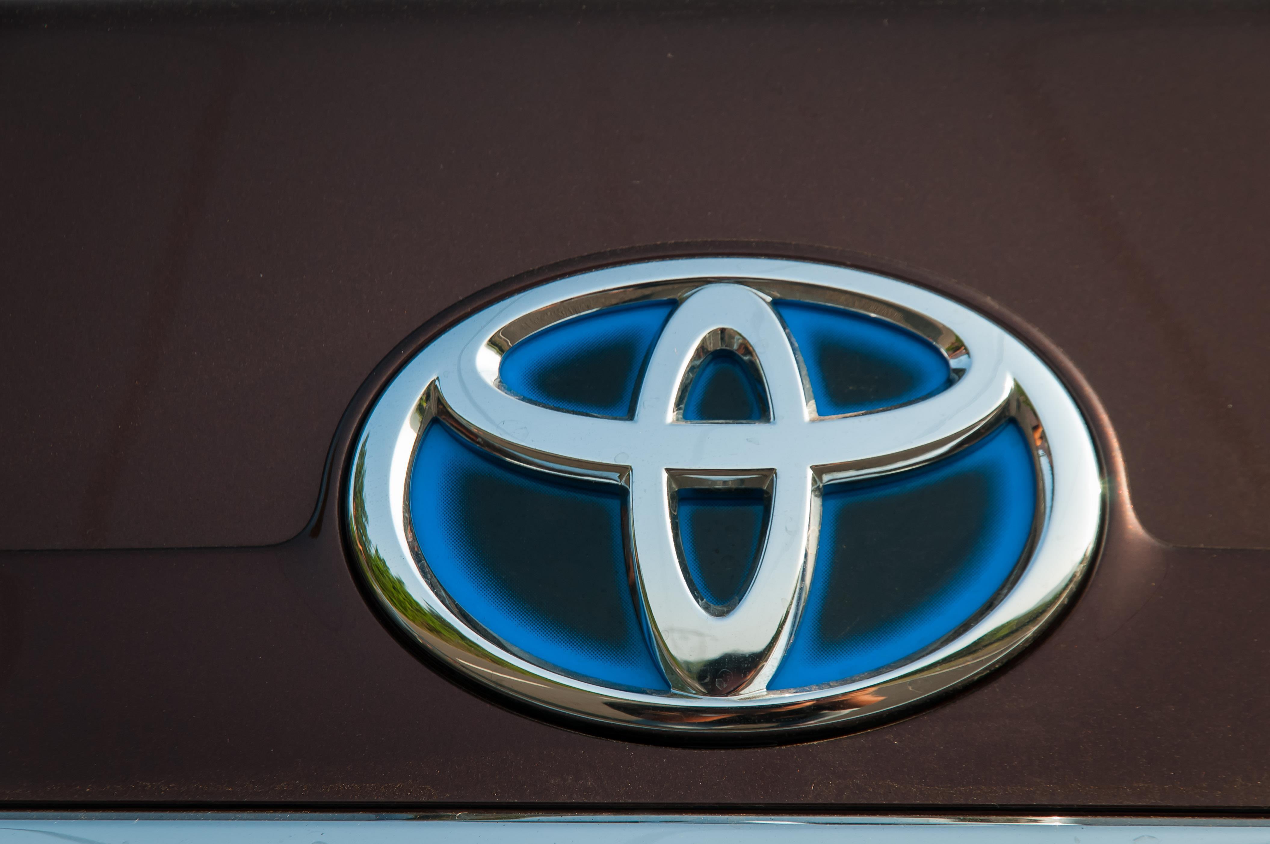 Toyota camry logo