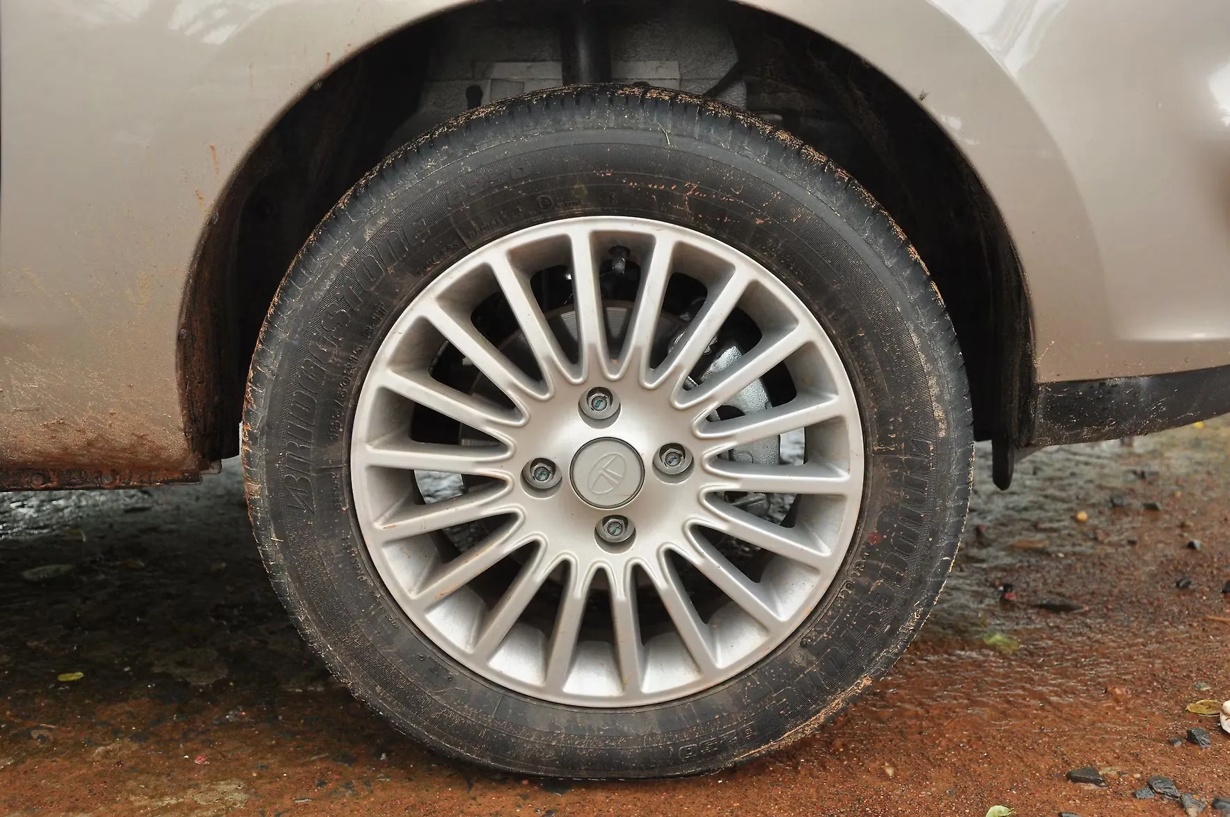 Zest WheelsTyres Image, Zest Photos in India CarWale