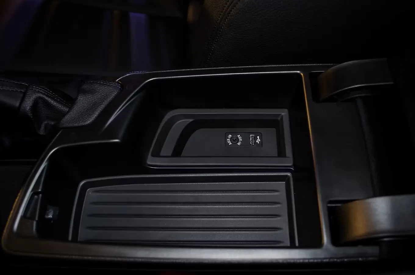 1 Series 13 17 Cup Holder Image 1 Series 13 17 Photos In India Carwale 1 Series 13 17 Cup Holder Image 1 Series 13 17 Photos In India Carwale